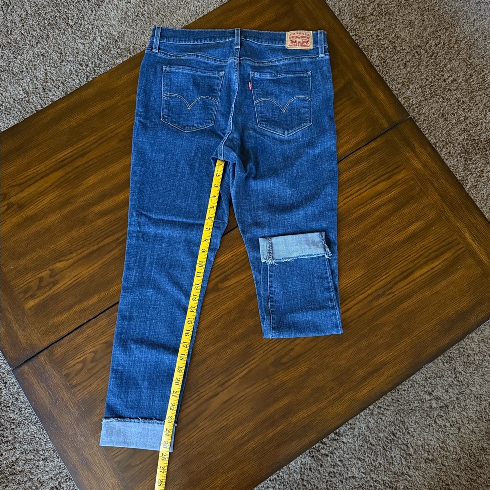 Levi's Women's Classic Blue Cropped Jeans - Picture 5 of 6